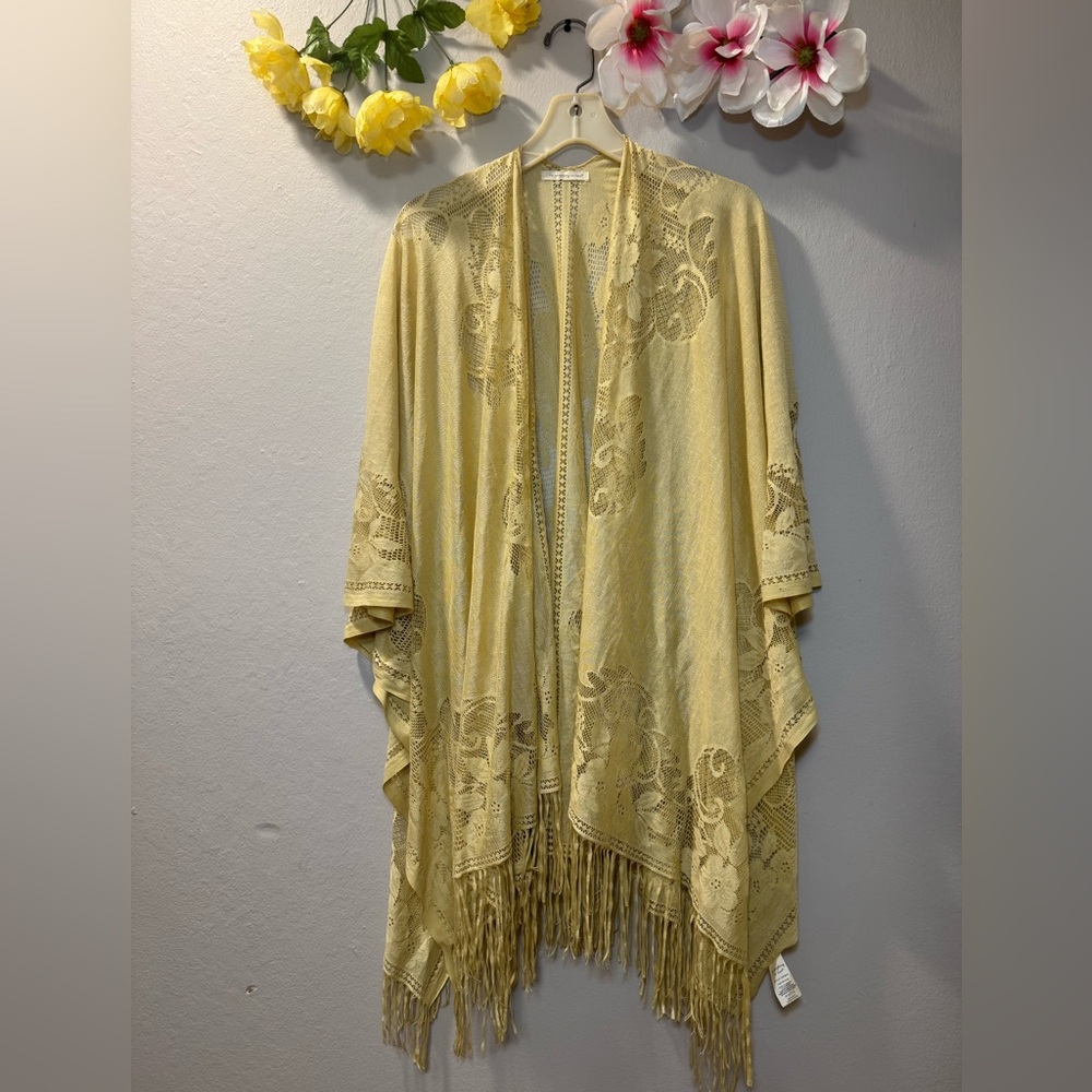 Light Yellow Lace Fringe Long-Sleeve Kimono Dress